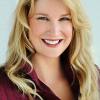 Stefanie Hartman ~ Revitalize Your Niche Strategist ~ StefanieHartman.com