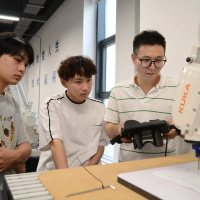 This school trains the workforce behind Chinas automated factories