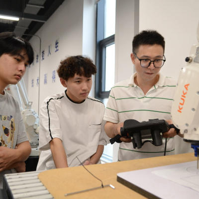 Marketplace Tech With Molly Wood