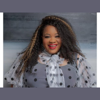 Beauty Talk with Actress, Entertainer, and Comedienne Mara Hall