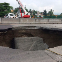 Nuevo socavón de 2 metros de diámetro
