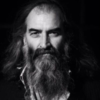 Episode 187: Warren Ellis, Self-Isolating In Paris!