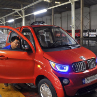 Chinese Dream on Wheels: China  The Future of Cars - Michael J. Dunne