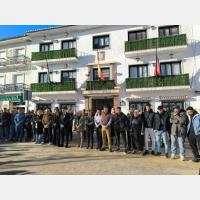 Dolor en Torrox (Málaga): más de 500 personas se concentran para recordar a la familia Rabah fallecida por un escape de gas