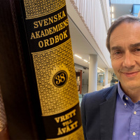 Historisk ordbok som ser framåt