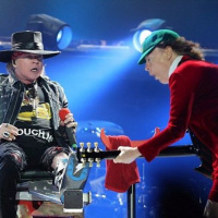 List O Mania: Axls Chair - John Derringer - 10/05/16