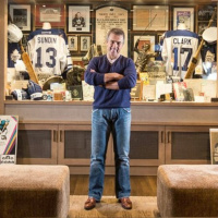 Mike Wilson The Ultimate Leafs Fan Stopped By - John Derringer - 11/08/16