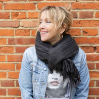 305: Surviving cancer, separation, and teenage triplets with Em Campbell