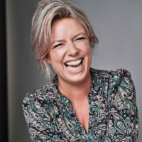 314: Clara Batten on comedy, wine and vaginal vapes.