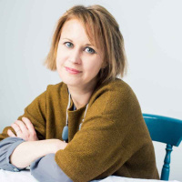 284: Beth Morrey on writing novels, loving Christmas, and Billie Piper bumsex