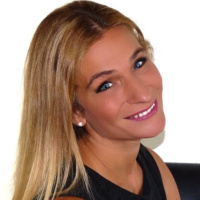 Españoleando Con Marisol Arenillas visagismo, entrevista a la psicóloga Irene López Assor, tertulia Cuba su futuro