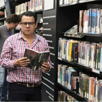 Antony Trujillo, líder del plan de lectura y escritura de bibliotecas escolares en Cali