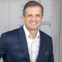 1066: How Language Barriers and Data Shortfalls Propelled a Life in Numbers | Cosmin Pitigoi, CFO, Flywire