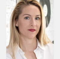 955: When It’s Time to Raise Your Hand | Lauren StClair, CFO, NerdWallet