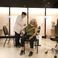 Governor Newsom to Require Healthcare Workers to Get COVID Booster