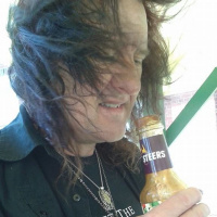 An hourglass that holds no sand DDA 80