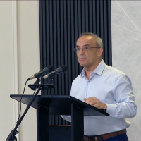 ¿Quién puede enseñarnos como Dios?