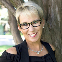 729 - Mastering Conversations That Close