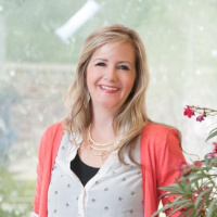 990 - How To Build A Loyal Audience That Will Follow You Anywhere