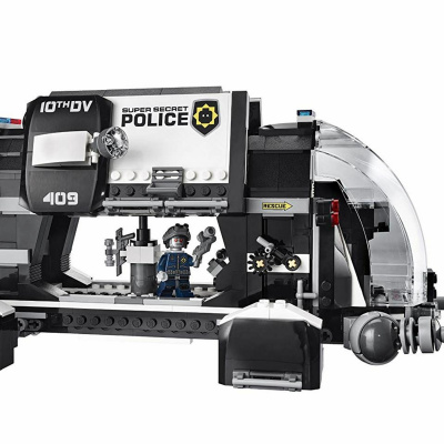 Dudes In A Comic Shop