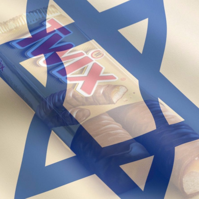 Dudes In A Comic Shop