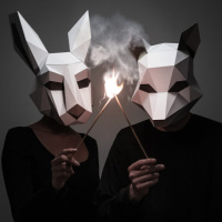 Laura  Yvonne // Kabelbrand-Kommunikation