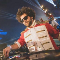 DJ CEM // Hip Hop Guru  Partyveranstalter