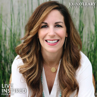 Melanie Shankle: New York Times Bestselling Author on Finding Joy in the Ordinary (ep. 230)