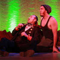 02x06B - Cazando Caza Estrellas (Camaraderia en el Teatro)