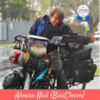 Vuelta al mundo en bici viviendo de sus libros. Entrevista Alvaro Neil (BiciClown). Episodio 93