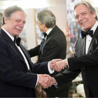 Paulo e Chico Caruso completam 140 anos de vida: a profissão fornece o humor pra gente continuar