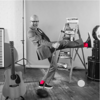 George Hrab – Bond, Bee Gees  Baths