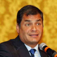 “a los ecuatorianos nos están robando la democracia”