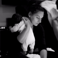 Claire Vinel // Le parcours inspirant d’une yogi entrepreneuse expatriée