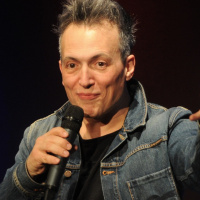 Olaf Bossi: „Ich wollte einen Song schreiben, den in der großen Halle alle kennen und mitgrölen“