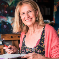 Cornelia Funke: Ich habe eine kriegerische Seite in mir. In meinem früheren Leben muss ich mal was Schlimmes gewesen sein