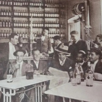 Cuña teatralizada: Partida de tute en la Plaza Mayor.