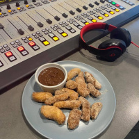 Are Men Ironing Sexy? Iron Chef Thursday  Herbie Has A Confession