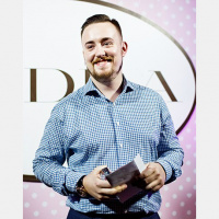 Виталий Шахматов, продажа товаров для женщин (024) 