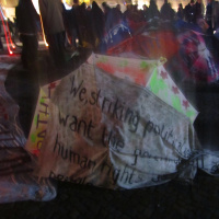 Mini Mädel: Refugee Camp Berlin