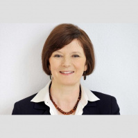 Part 2 of Track Record with @suedougan talking to Helen Boaden.