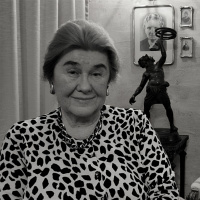 168. KAMIENICE - Babcia - pianistka, dziadek znawca sztuki i wojna - opowieści