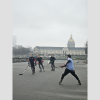 Street hockey at Les Invalides
