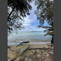 Gentle waves on Lonely Beach 
