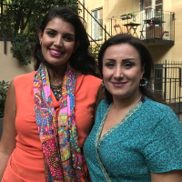 الجنسية المزدوجة ومعرض دولي للأزياء.