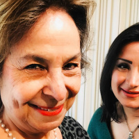 القنصل الفخري.. ورسّام الكاريكاتير