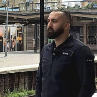 علاء ينقل آلاف الأشخاص بالقطار كل يوم