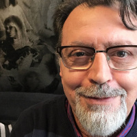 د.منيرعروق يتحدث عن عدم الحصول على عمل، ولمياء صعب تتحدث عن حياتها. 