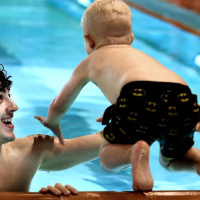 السباحة في الصيف والعروض المسرحية