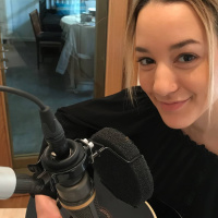 تشافا علي والمصعد المُعطّل.. هند حمدي والأغاني